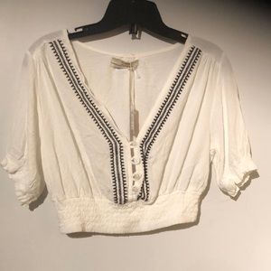 Pull & Bear white, black, embroider, Small New